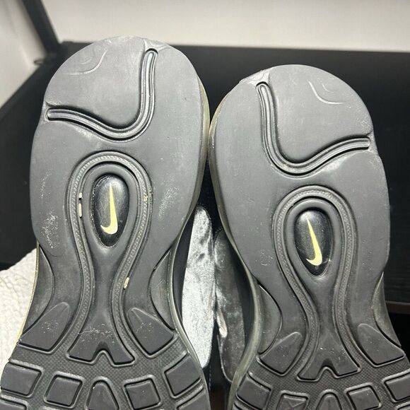 Nike Men's Black Air Max Sneakers - Picture 12 of 13